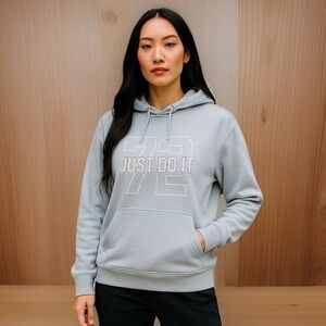 Nike Just do It Hoody Women’s Sz Medium Baby Blue Just Do It 72.